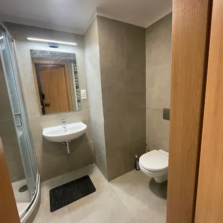 Newly Built In Near Metro Haje * פראג