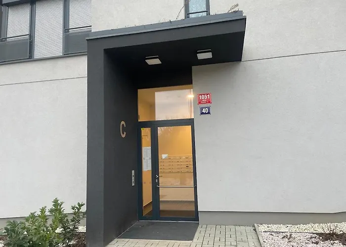 Newly Built In Near Metro Haje * 프라하